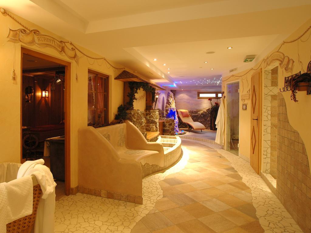 Hotel Garni Romantika Serfaus Luaran gambar